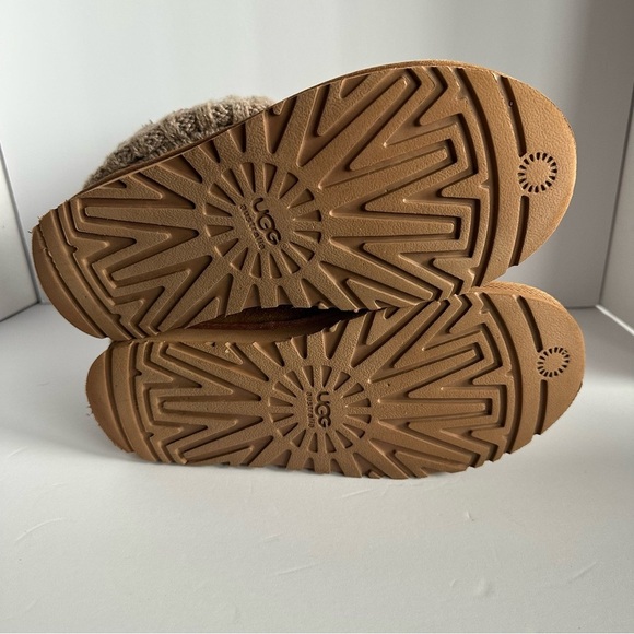 UGG CAMBRIDGE CHESTNUT WOMENS size 7 BOOTS - Picture 9 of 11